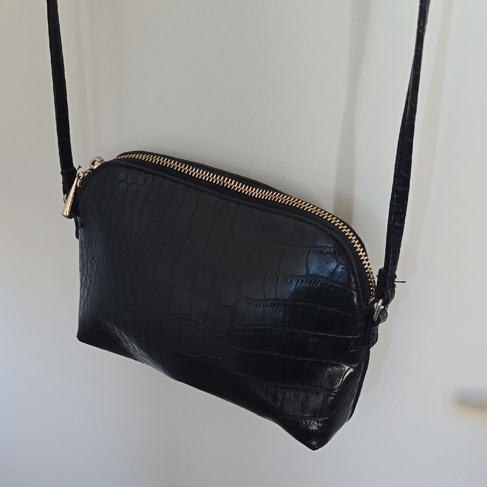 H&M Black Croc-Embossed Crossbody Bag